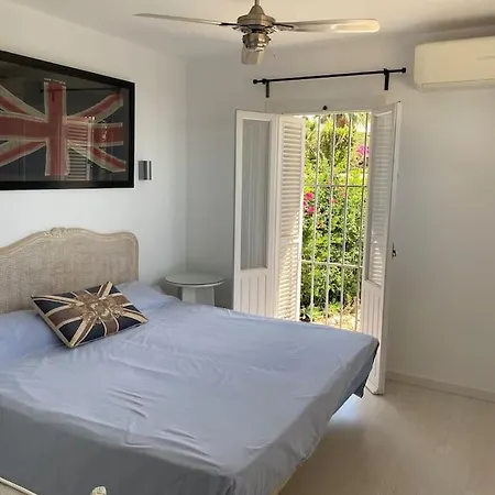 Private In Nagueles Golden Mile *